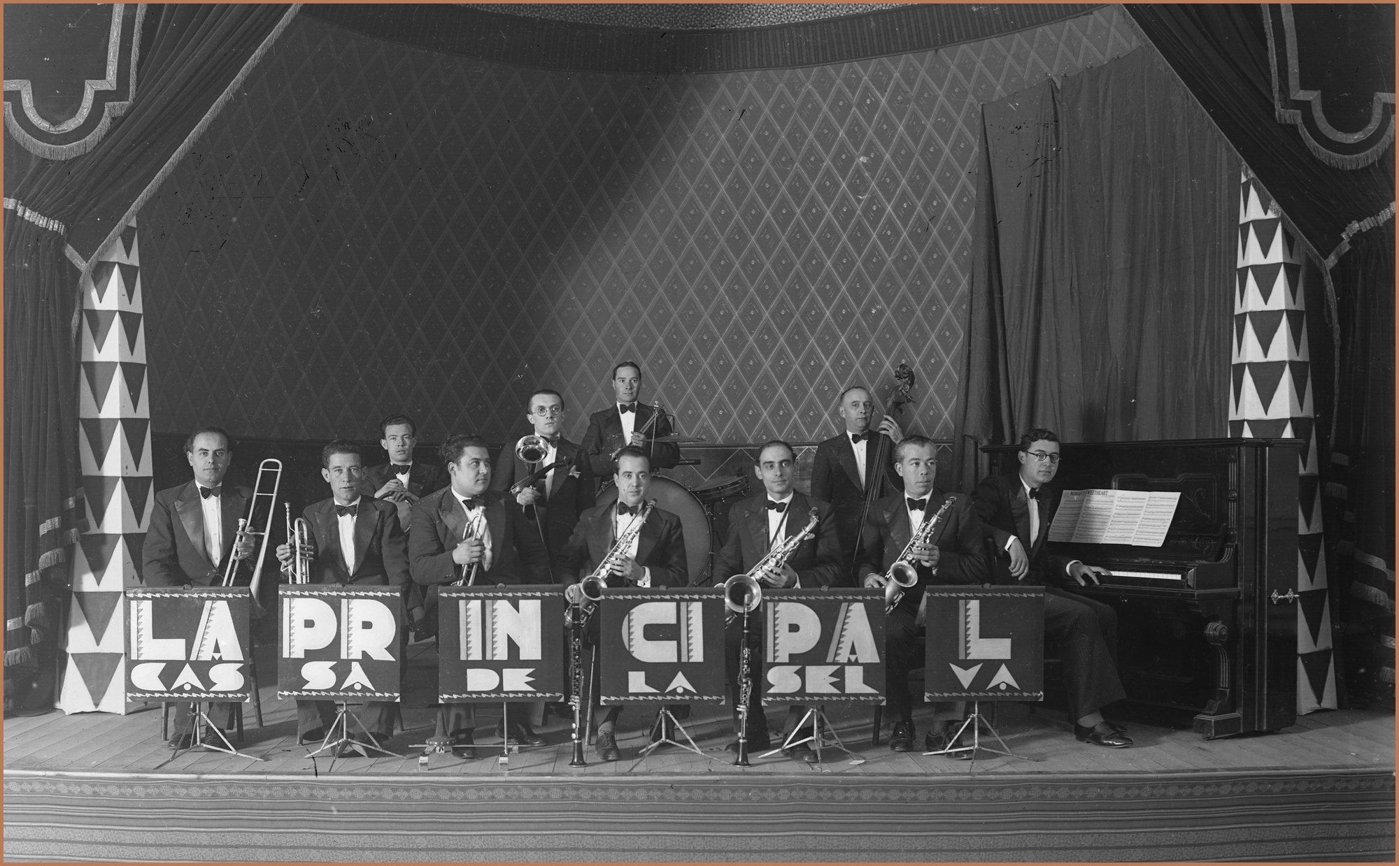 Foto de la cobla La Principal de Cassà, 1935